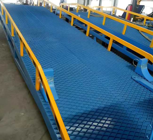 群英乡移动式液压登车桥