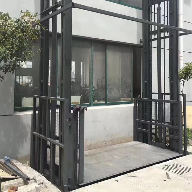 群英乡5吨室外升降货梯